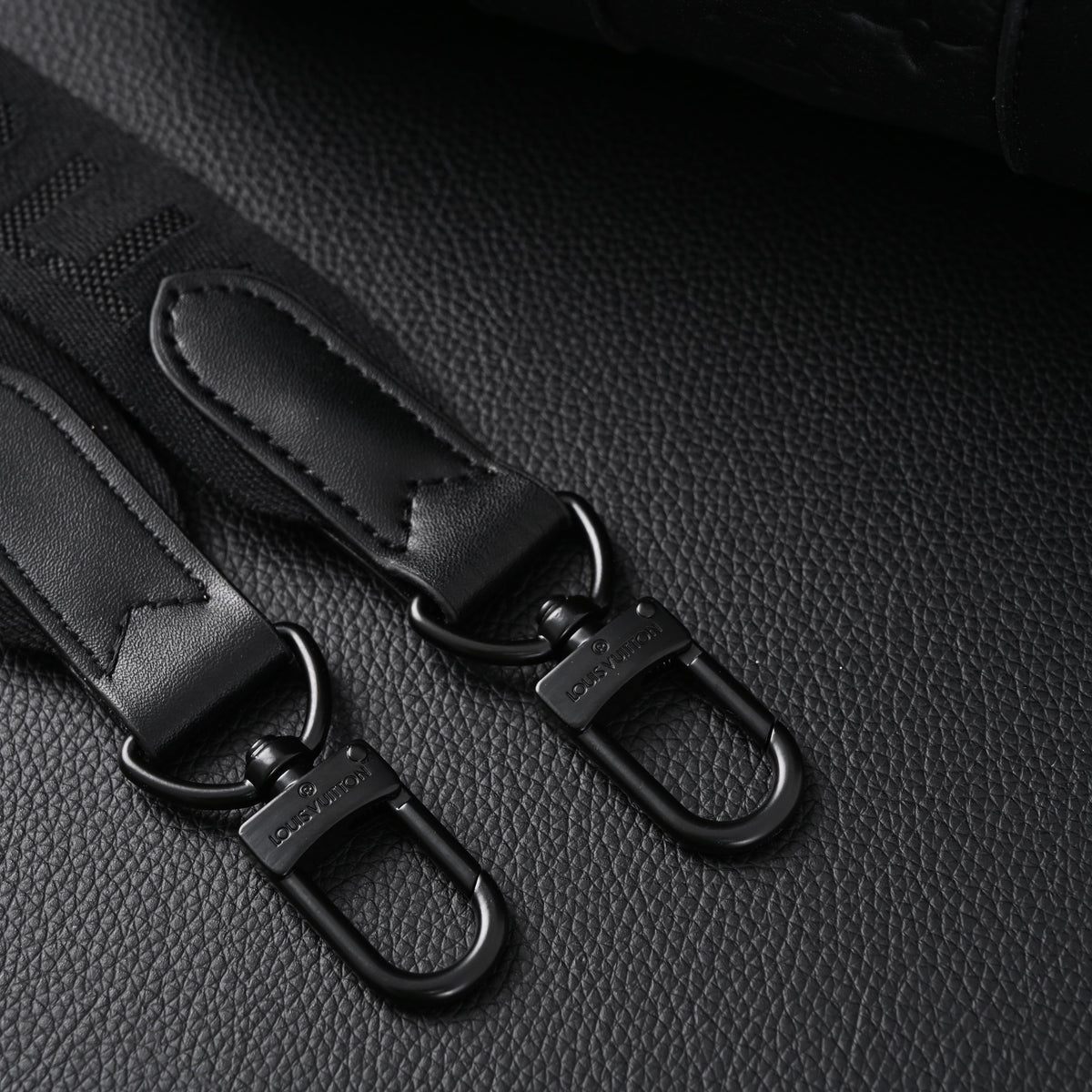 Louis Vuitton Keepall Bandoulière 50 – Monogram Shadow Black Leather